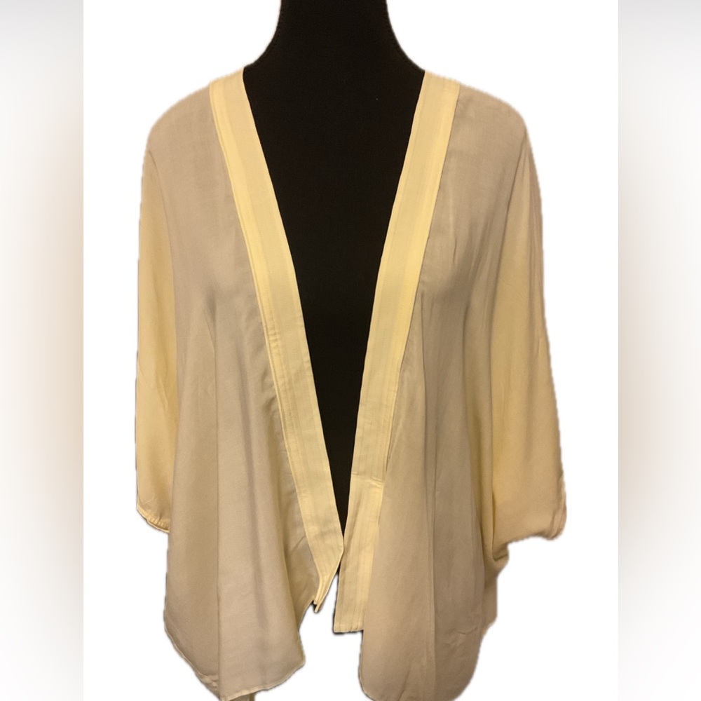 Aritzia Sunday Best Oversized Light Lemon Yellow Flowing Kimono